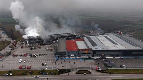 Φονική έκρηξη στο εργοστάσιο «Βιολάντα» στα Τρίκαλα | Πέντε εργαζόμενες έχασαν την ζωή τους | (ΒΙΝΤΕΟ)