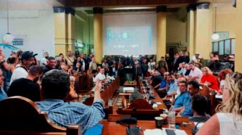 Επεισοδιακή συνεδρίαση της Περιφέρειας για τον αφθώδη πυρετό – Αντωνέλλη και Τσομπανέλλης δήλωσαν παραιτήση